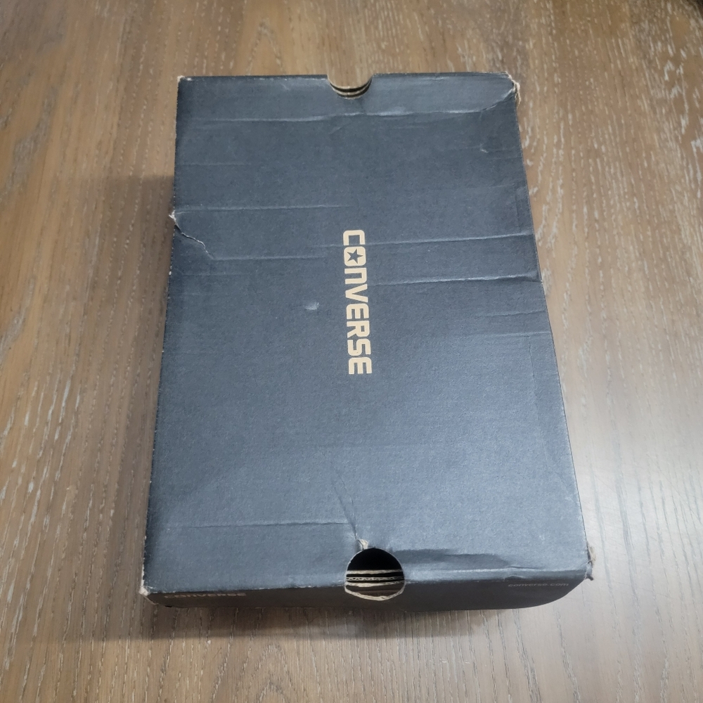 Converse Chuck Taylor's Allstars High sneaker.New in box, 8 women.Color: white - Picture 10 of 11